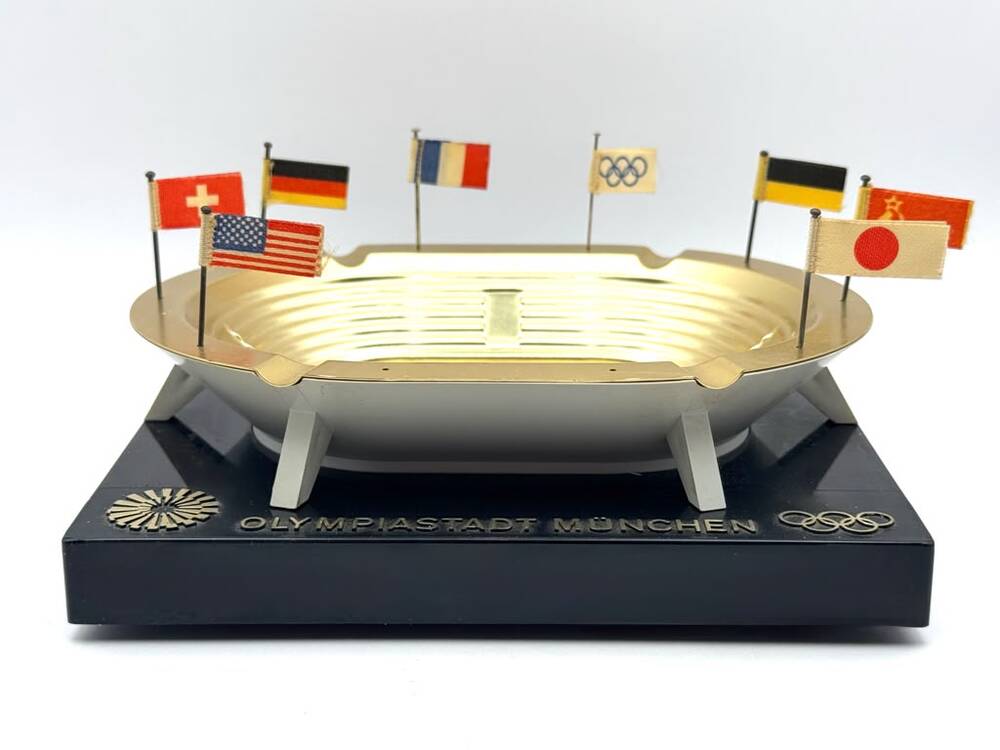 Vintage Munchen Munich Olympic Stadium Souvenir Ashtray Missing 2 Flags